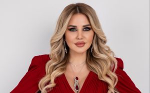 السوسن العالمية تمنح الإعلامية إيڤا مقدسي لقب Miss influencer lebanon 2023